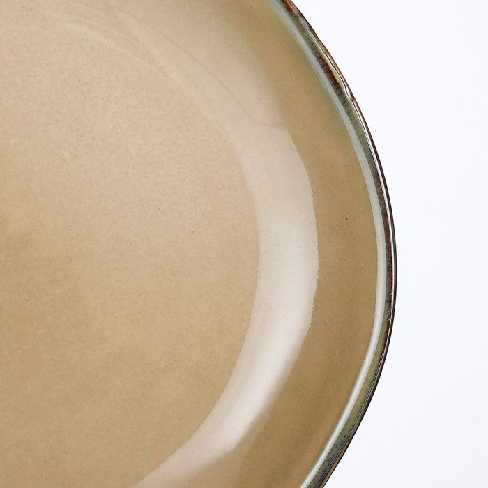 Tabo kagetallerken i cremefarvet stentøj set ovenfra