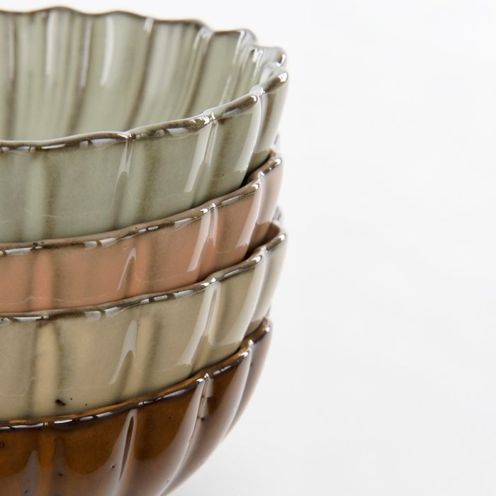 Fire Corfu skåle i en stak