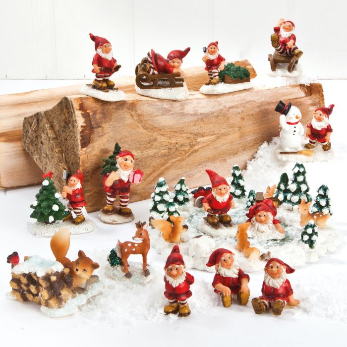 Nisselandskab med skovfolk