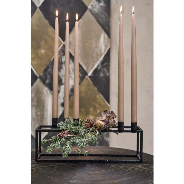 Cedergren med sne og kogler 38 cm høj