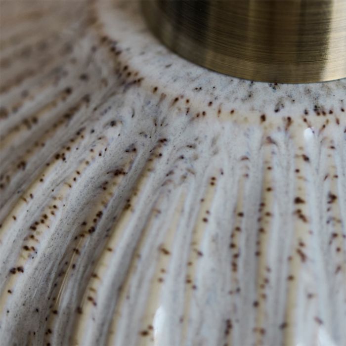 Glasuren på sæbedispenser fra House Doctor set tæt på