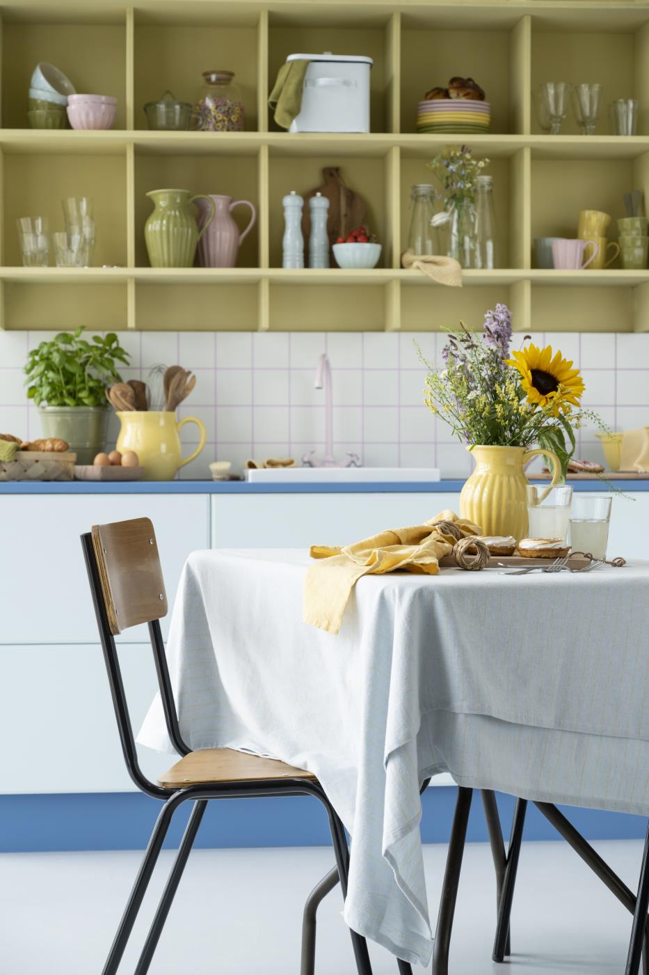 Hyggeligt køkken med service fra Ib Laursens Mynte serie