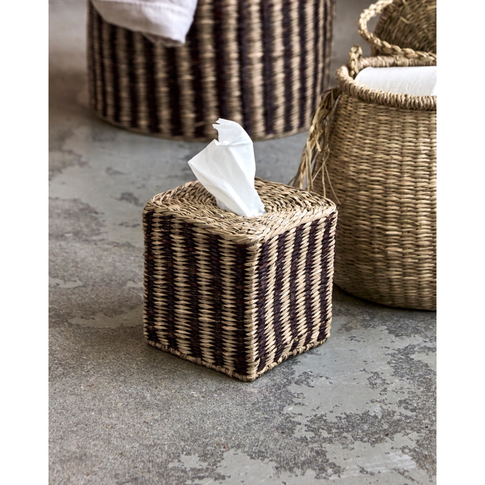 Kurv til lommetørklæder fra House Doctor med lommetørklæde i