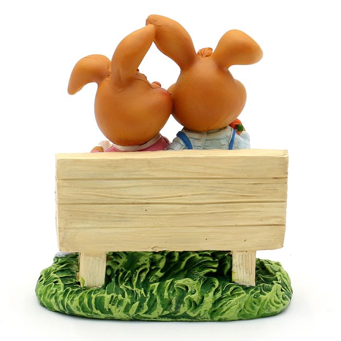 Påskeharer på bænk