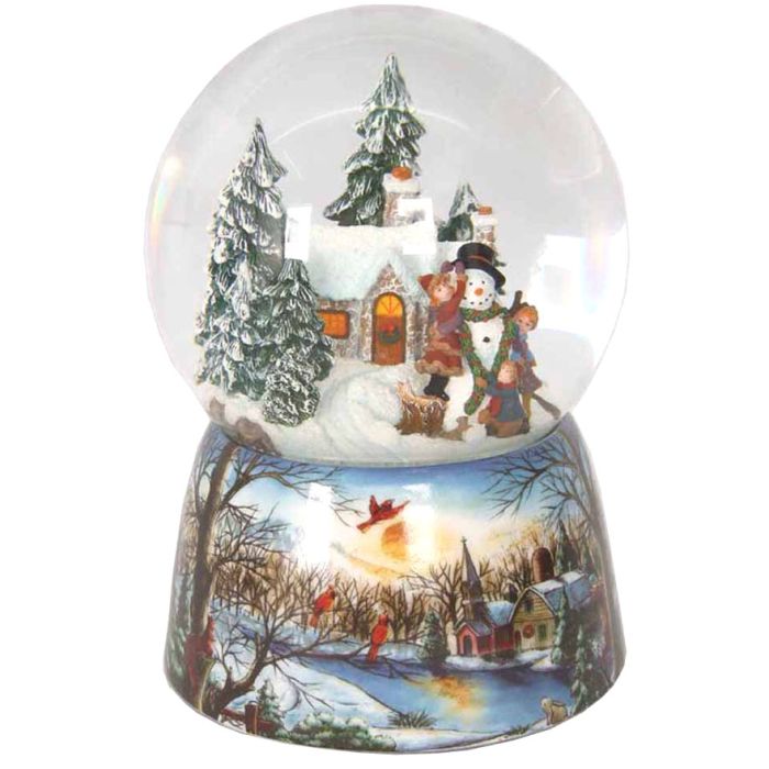 Snekugle med børn, der bygger snemand