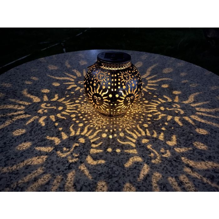 Solcellslampa med solar