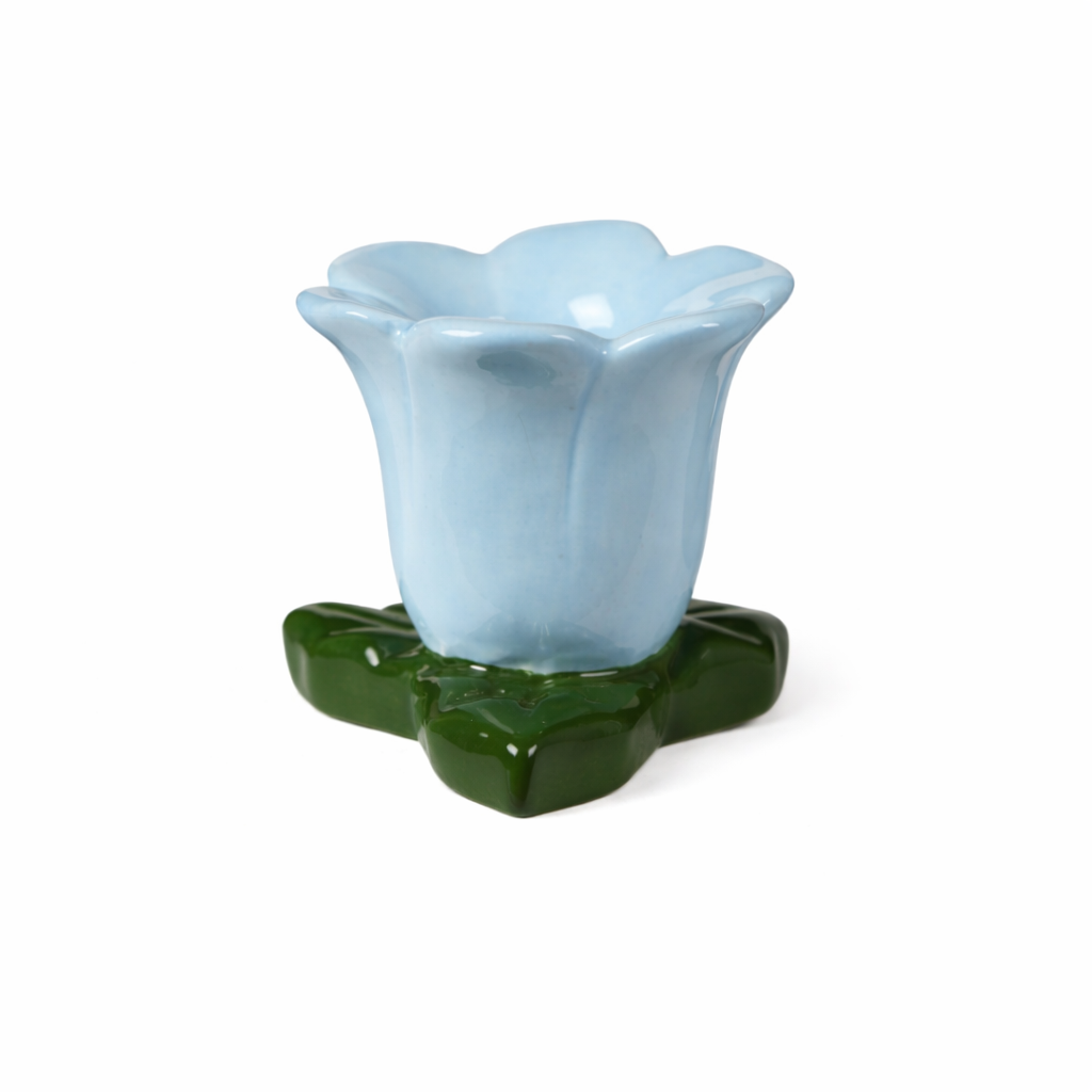 Ib Laursen blomsterformet lysestage i lyseblå keramik
