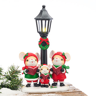 Julmus vid en lyktstolpe med LED-ljus från Pobra