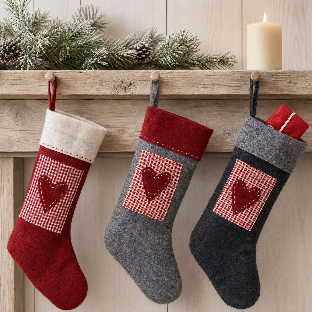 Julstrumpa i filt med hjärta