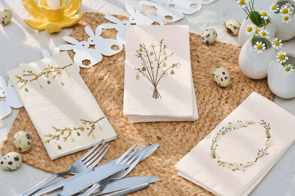 Påskebord med påskeservietter fra Ib Laursen