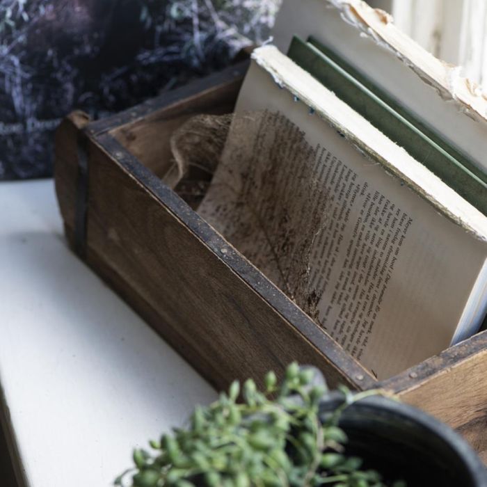 Murstensform Unika et rum fra Ib Laursen som opbevaring af bog