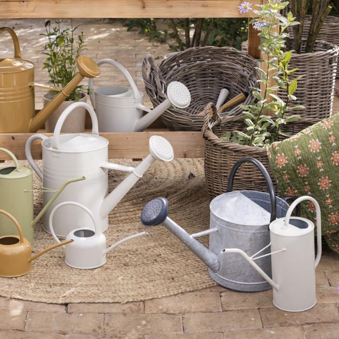 Vattenkanna med spruta 11 l zink