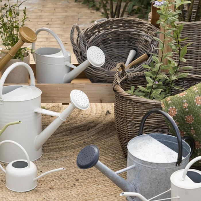 Vattenkanna med spruta 11 l zink