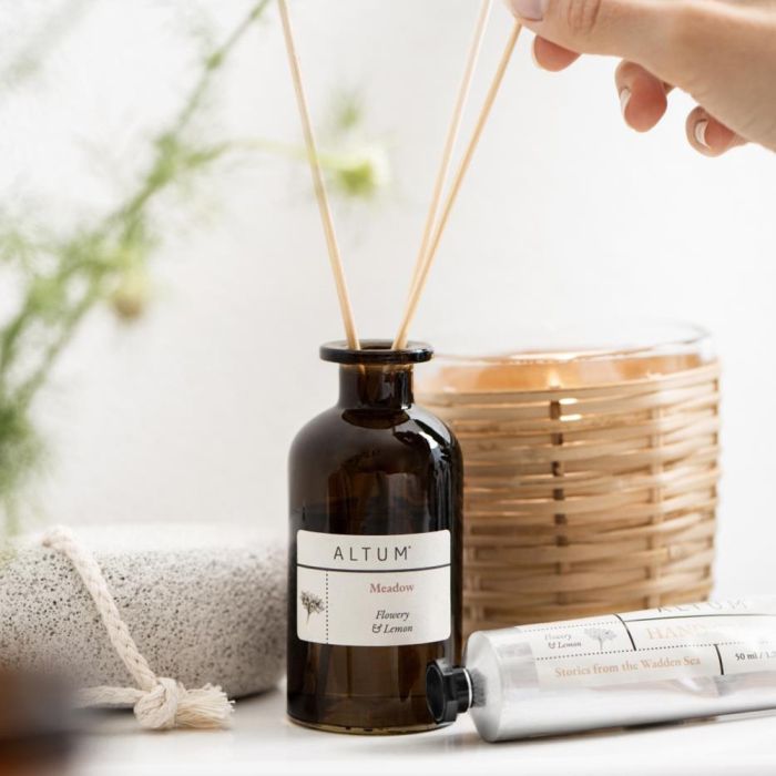 ALTUM Meadow duftpinde fra Ib Laursen med håndcreme i samme duft