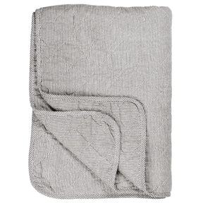 Quilt med hvide og mørkegrå mælkedrengestriber fra Ib Laursen