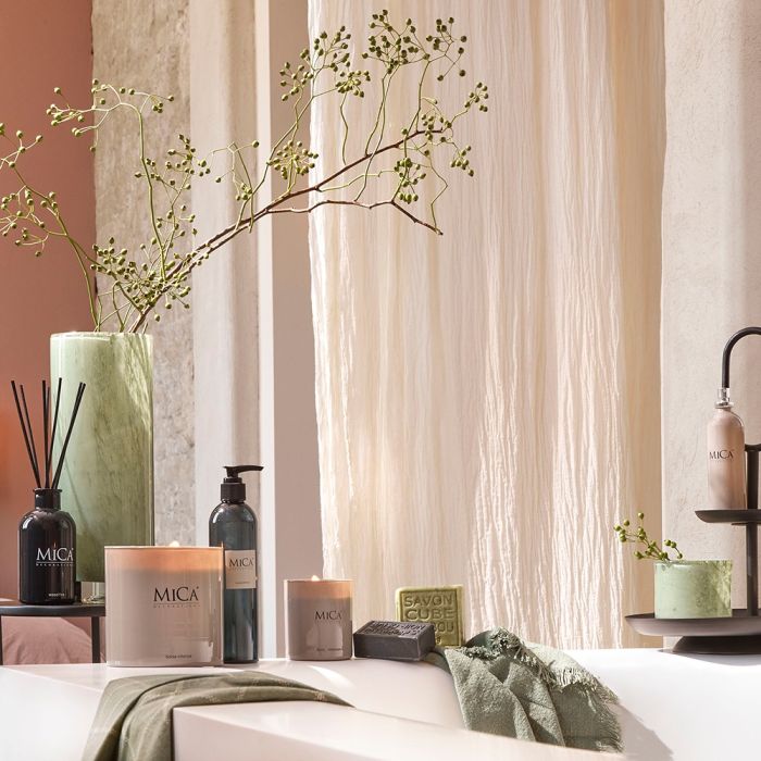 Duftpinde wood fire fra Mica Decorations ved badekar