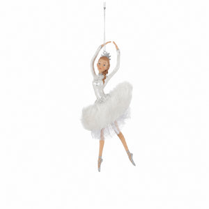 Ballerina med vit klänning 