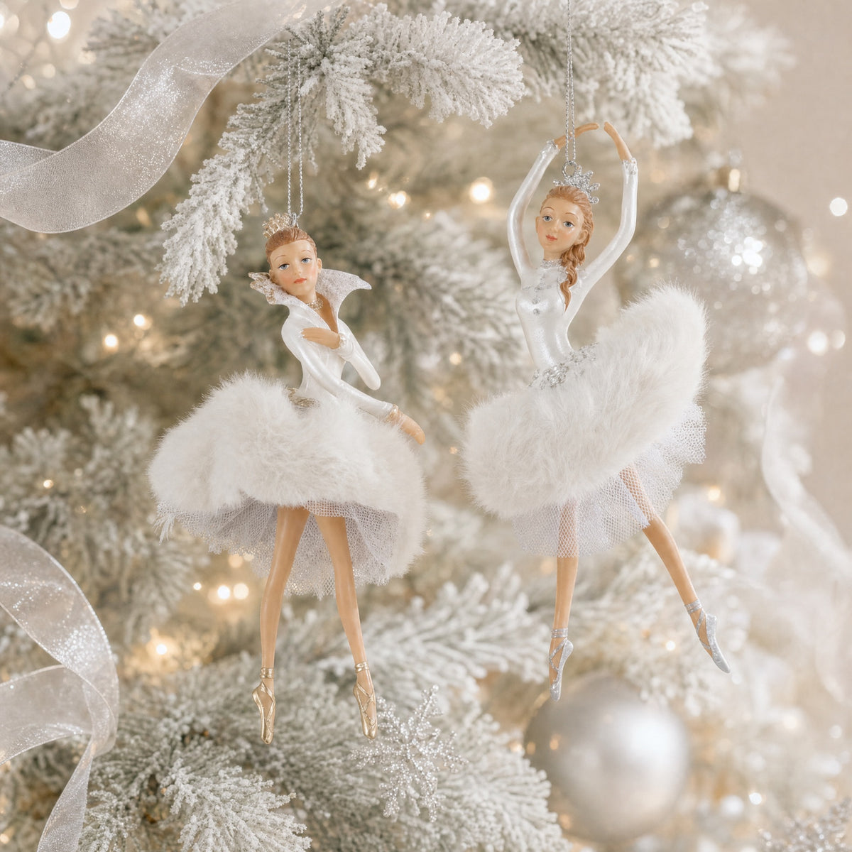 Ballerina med vit klänning 
