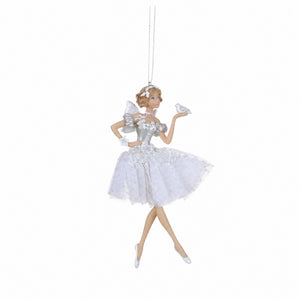 Ballerina med vit kjol