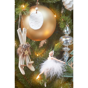 Ballerina med fjerskørt