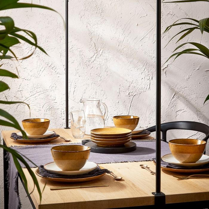 Tabo servicesæt til 4 personer i okker på dækket bord