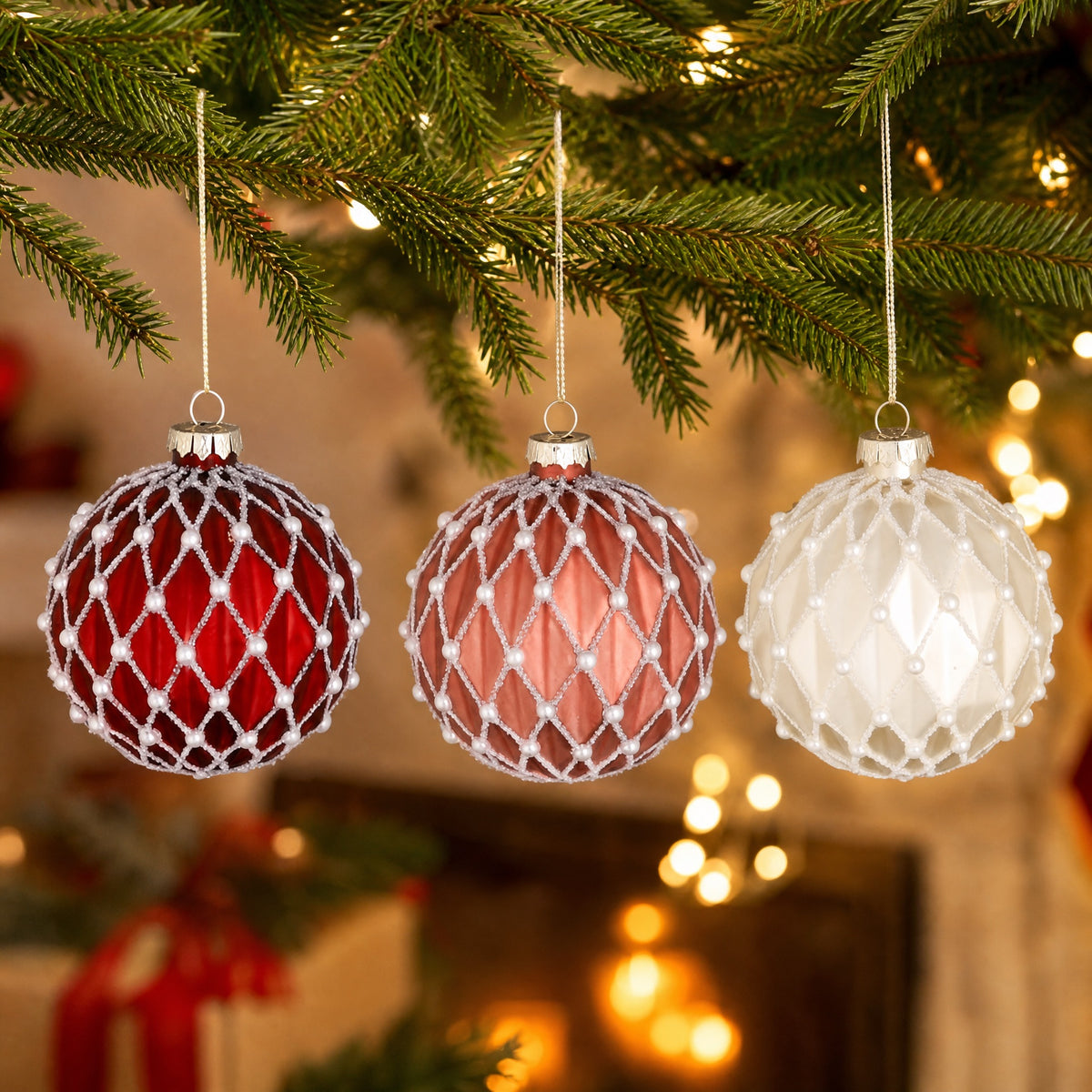 Julkulor med pärlor
