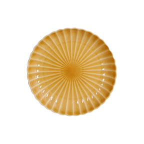 Pesca middagstallerken i okkerfarvet keramik