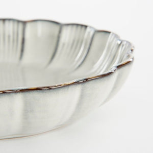 Nærbillede af kant på Corfu skål 19 cm i grå 