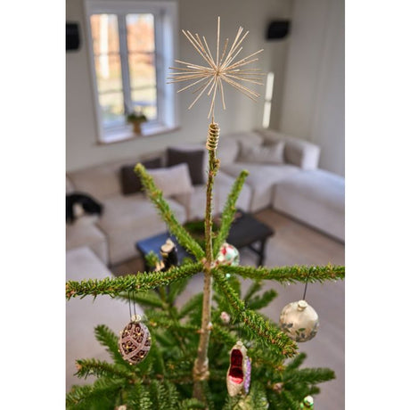 Juletræ med stjerne i toppen og glaspynt fra Speedtsberg.