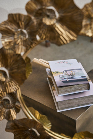 Sæt med to æsker til brudeparret her som sangskjulere