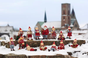 Ribenisserne har samlet sig for at tage årets julebillede foran Ribe Domkirke