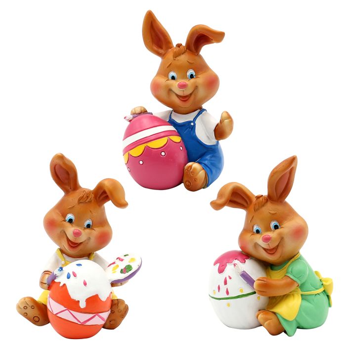 Påskeharerne maler påskeæg