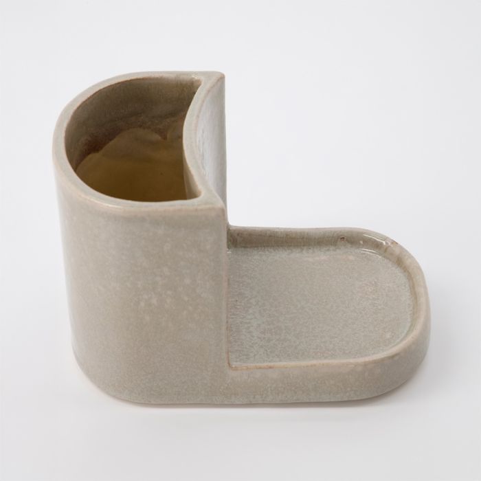 Meraki Datura Børste- og sæbeholder grå set fra siden af