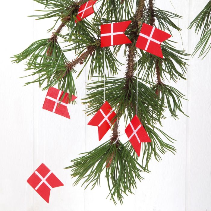 Flagguirlande i træ