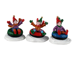 Snow Tubers figursæt med nisser til juleby fra Lemax