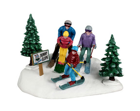 Family Ski Day figur fra Lemax til julelandskabet