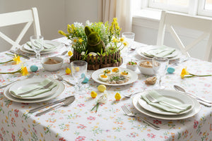 Påskedekoration på påskebordet