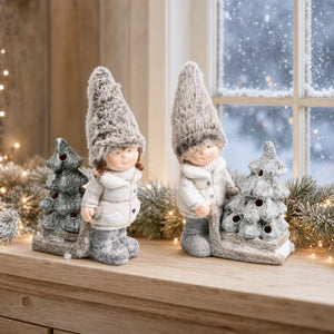 Vinterbarn med julgranar