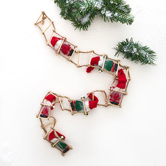 Jultomtar på repstege från Pobra