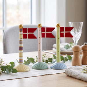 Flaggstång med spetsig flagga 14 cm hög