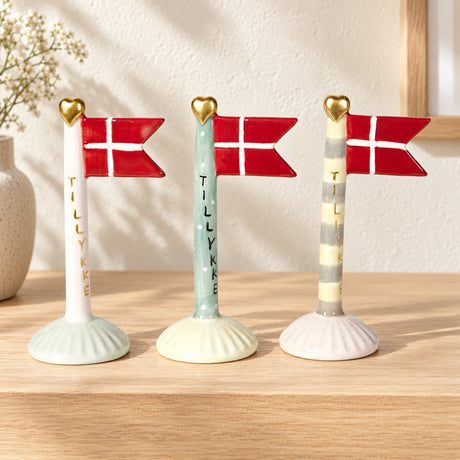 Grattisflagga på flaggstång 14 cm hög