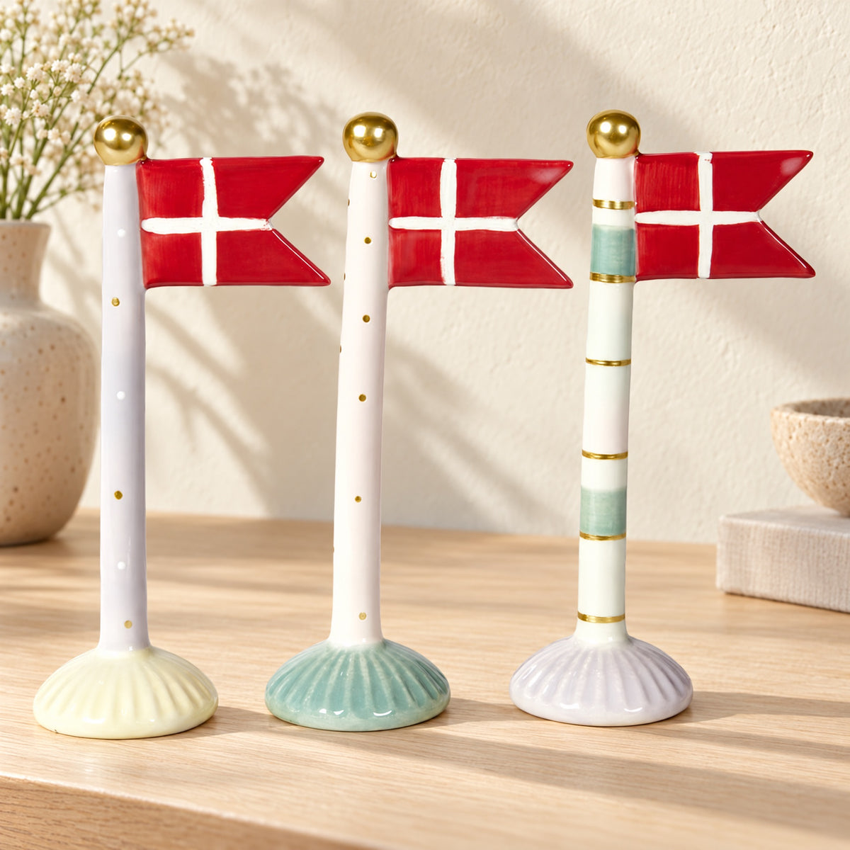 Flagga 19 cm hög
