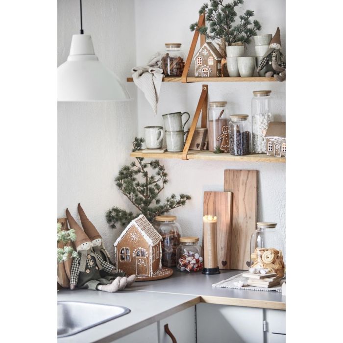 Honningkagehus til fyrfadslys med snefnug