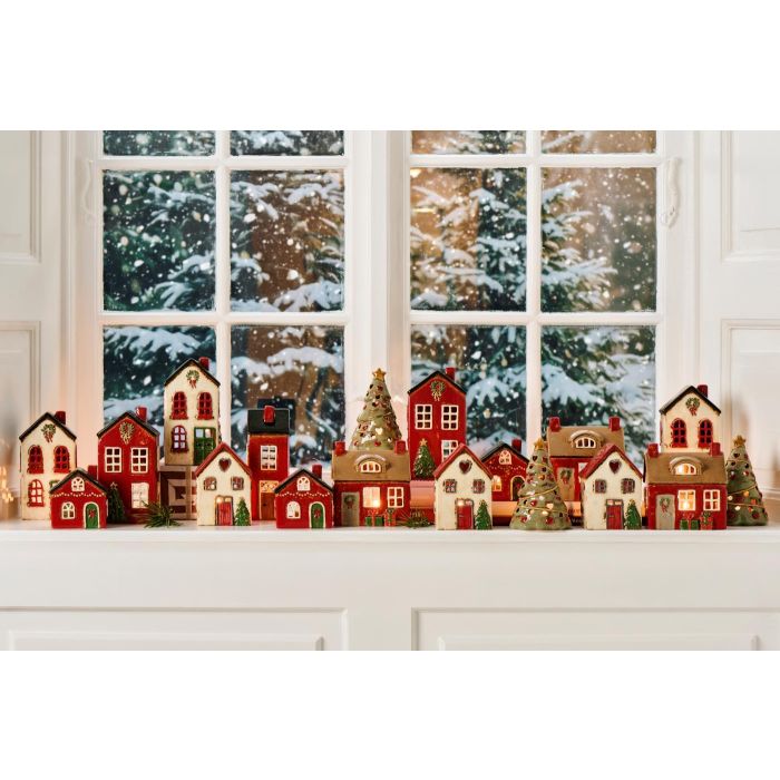 Stillenat Hus til fyrfadslys med grøn dør