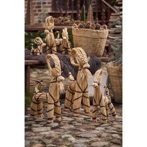 Julebuk m/brunt bånd og skæg 44 cm høj